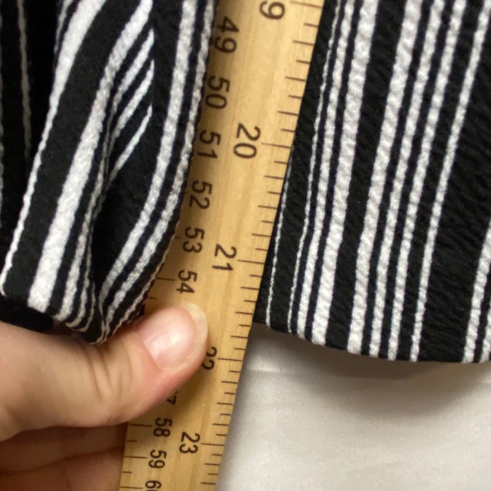 Roz & Ali cropped Jumpsuit Women's 10 Black White Striped Career V Neck Pockets - Picture 7 of 9